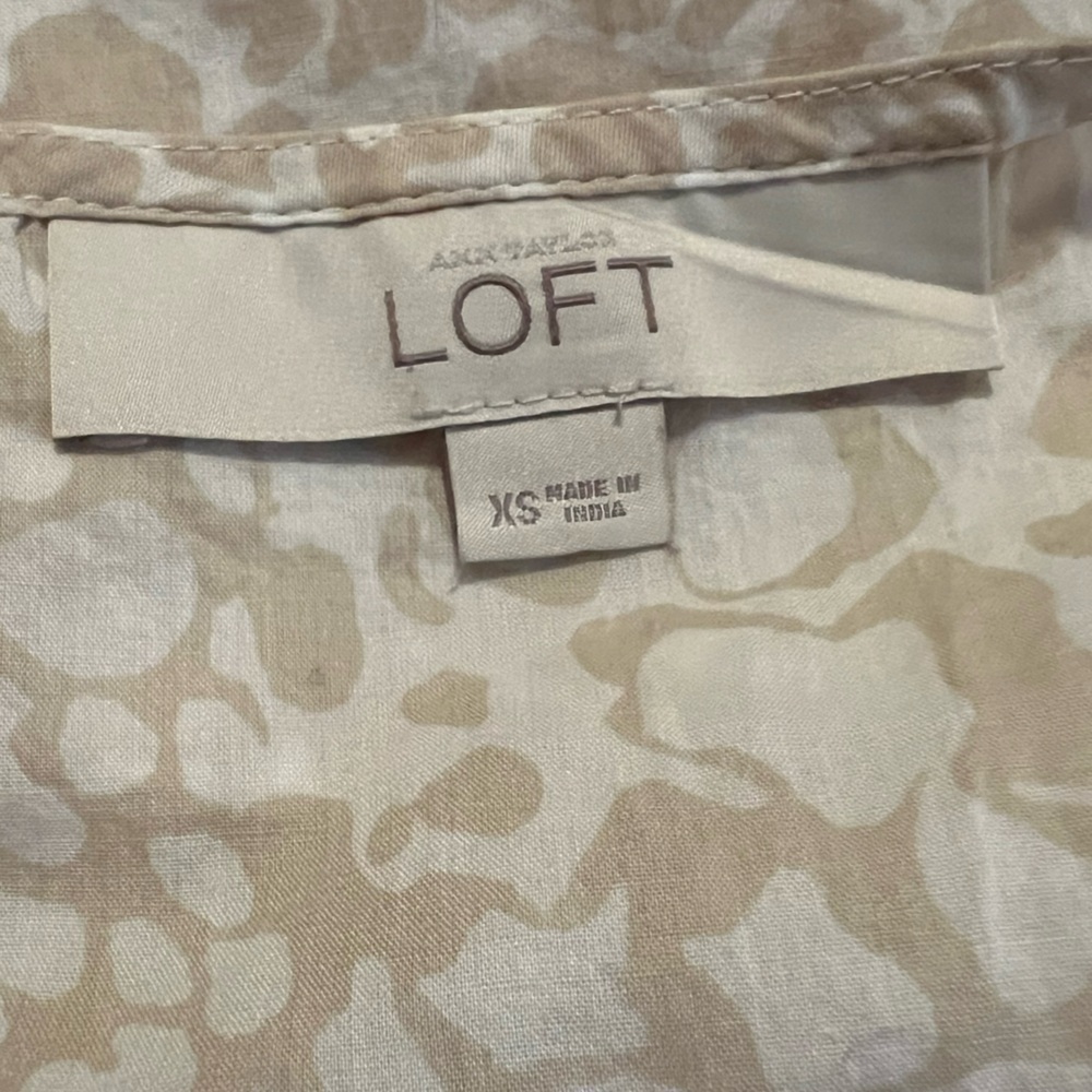 ⭐️ 3 For $15  LOFT Animal Ruffle Top - Picture 6 of 8